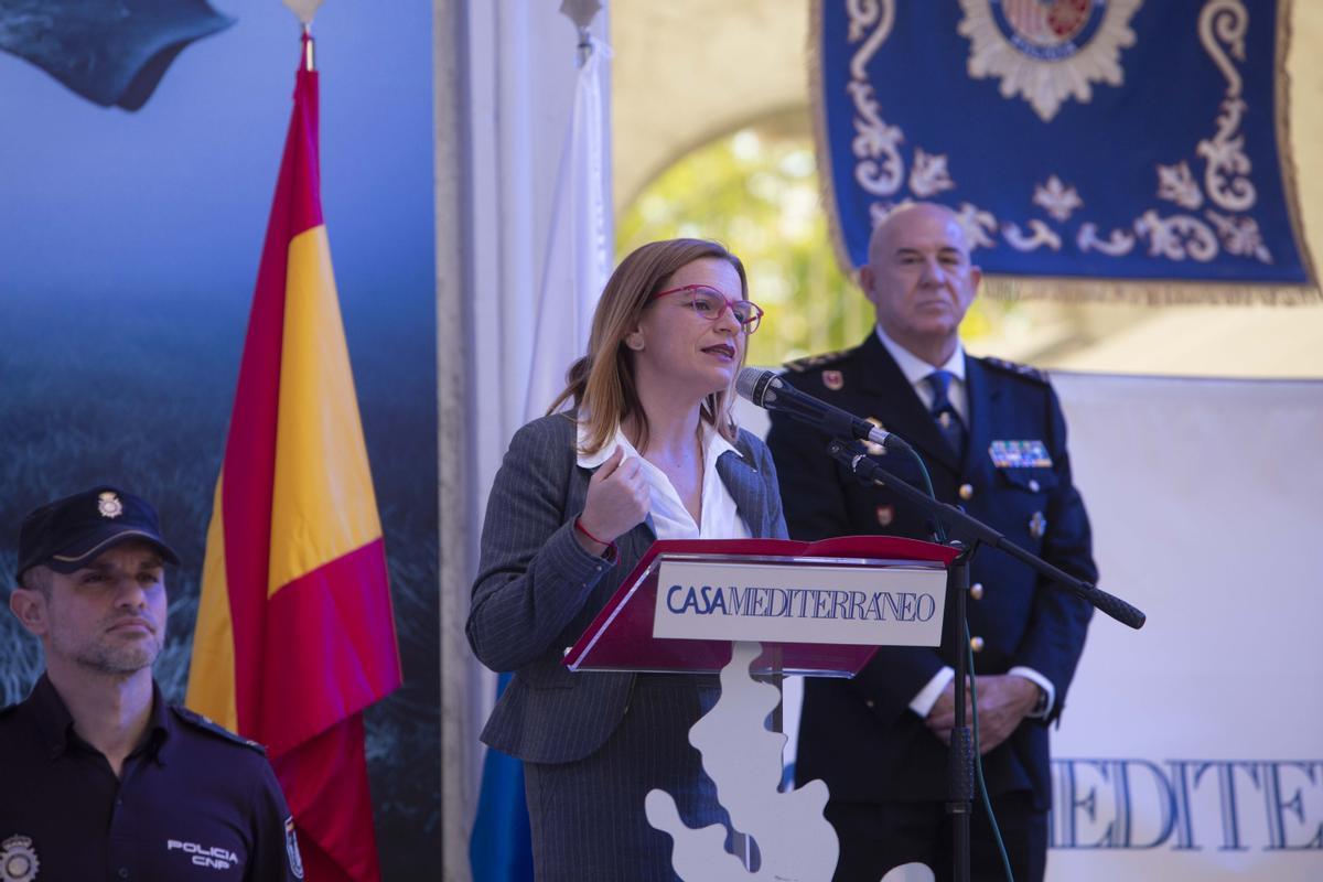 La delegada del Gobierno en su intervención en la toma de posesión del comisario jefe provincial de Alicante.