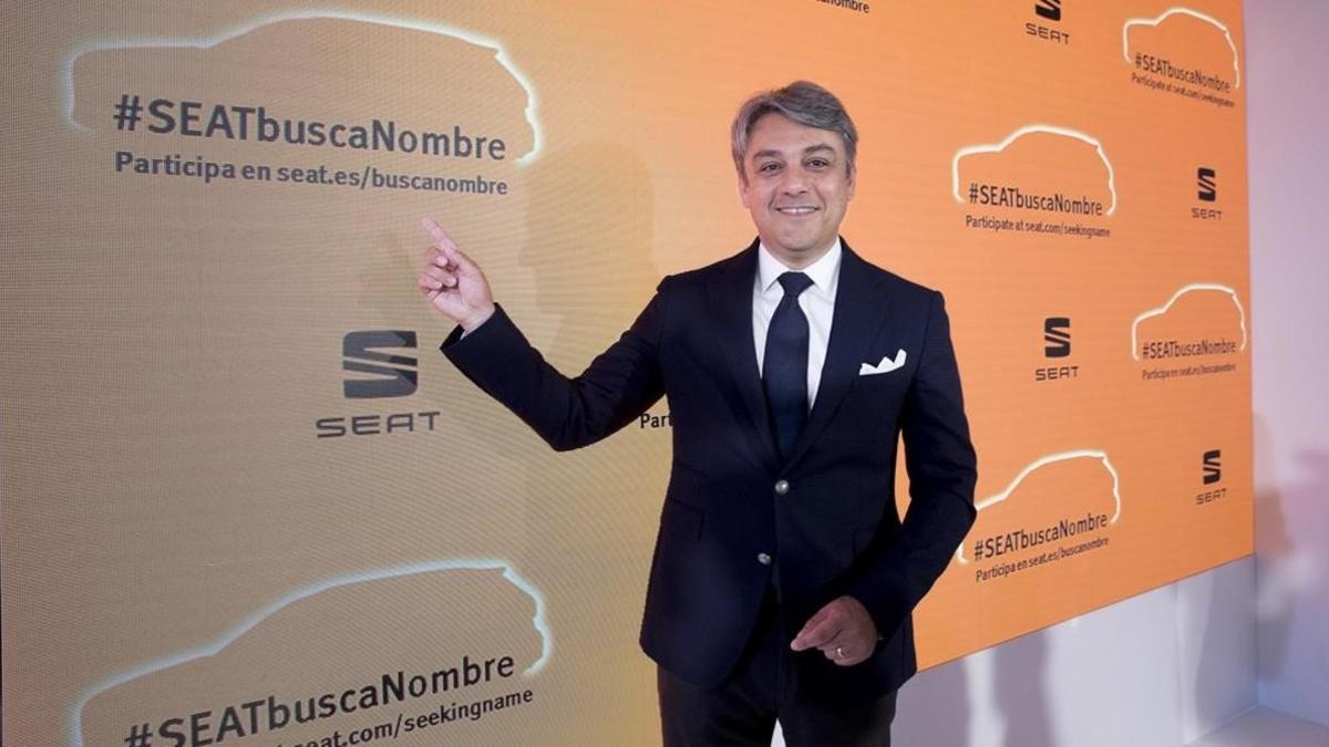 El presidente de Seat, Luca de Meo, en la presentacion de la campaña para elegir el nombre del nuevo SUV.