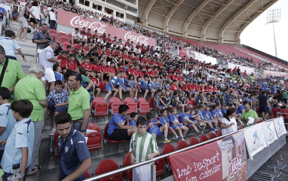 Búscate entre el público de la X Fiesta Campeones Fútbol Base 2016