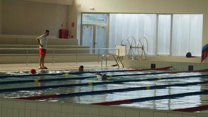 Fallece un varón de 66 años en la piscina climatizada de San Roque