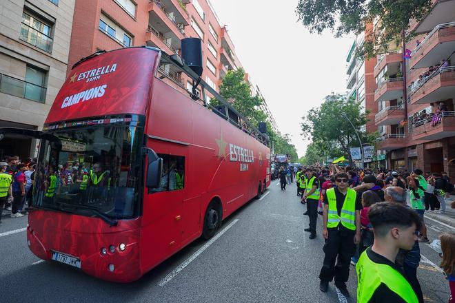 ¡De locos! Las mejores imágenes de una ciudad entregada al Barça