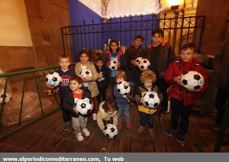 El Cartero Real recogió las ilusiones de los niños de Castellón