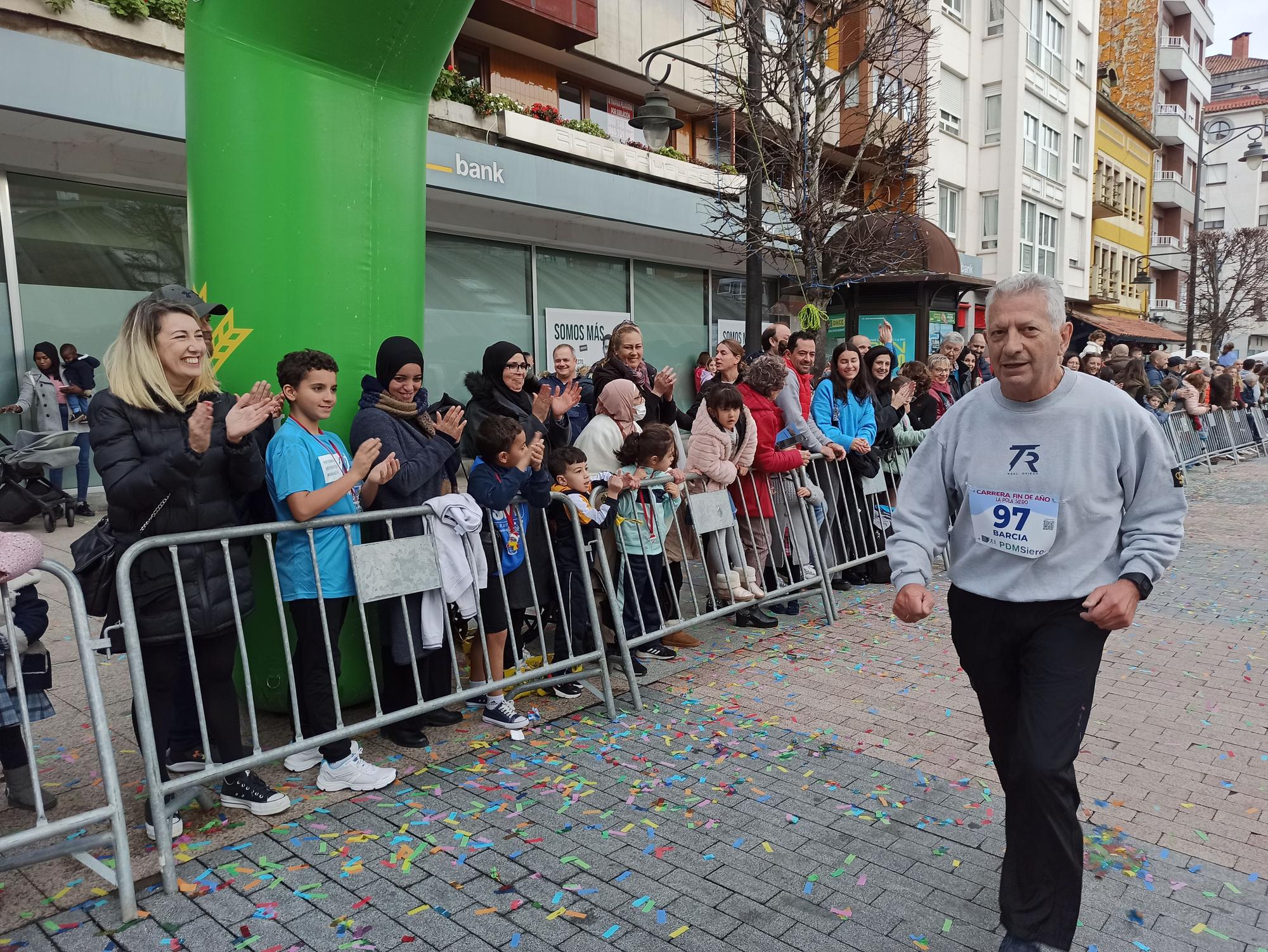 Casi 1.500 participantes disputan la carrera de Fin de Año de Pola de Siero