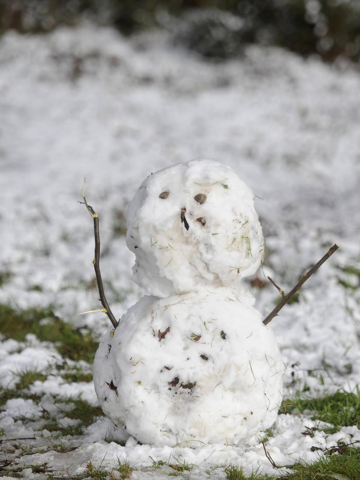 Nieva en las cúspides de Galicia