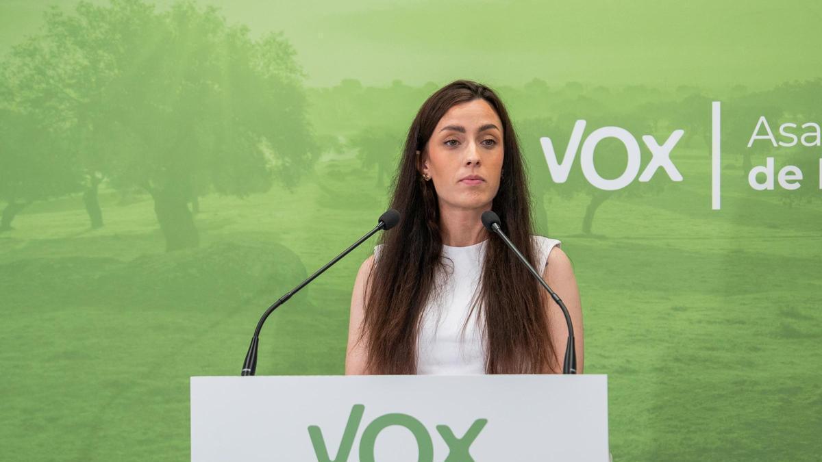 La portavoz de Vox en la Asamblea de Extremadura, Inés Checa.