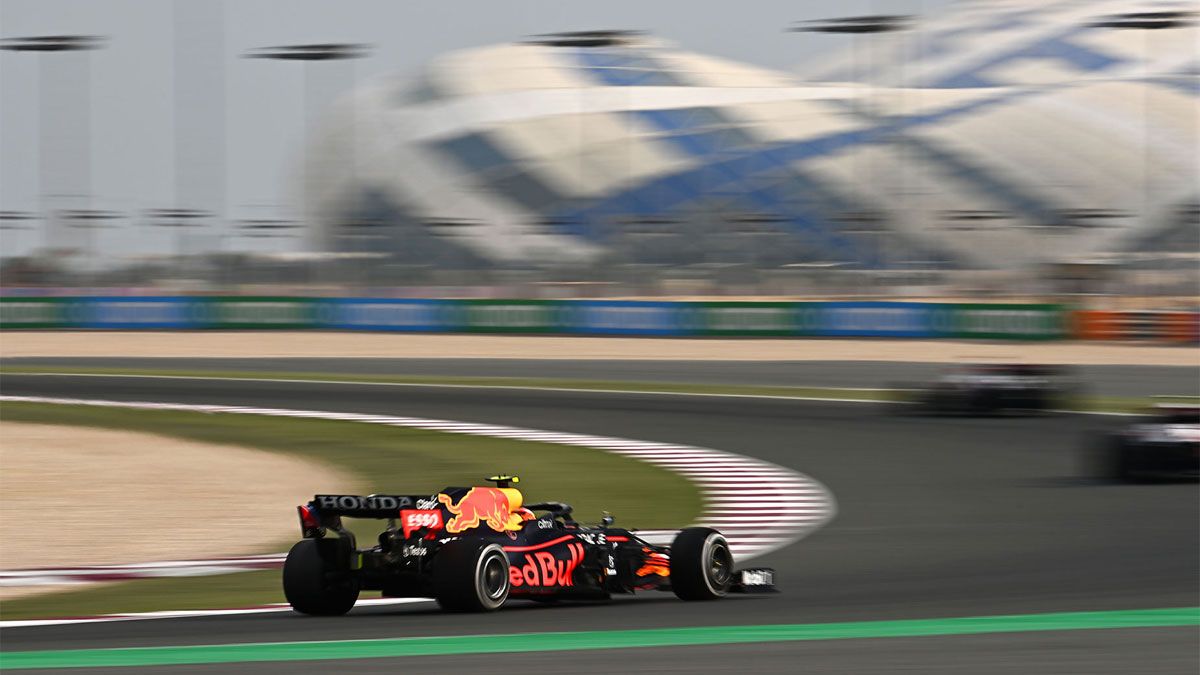 Verstappen ha comenzado al frente en el circuito de Catar, que se estrena en la F1