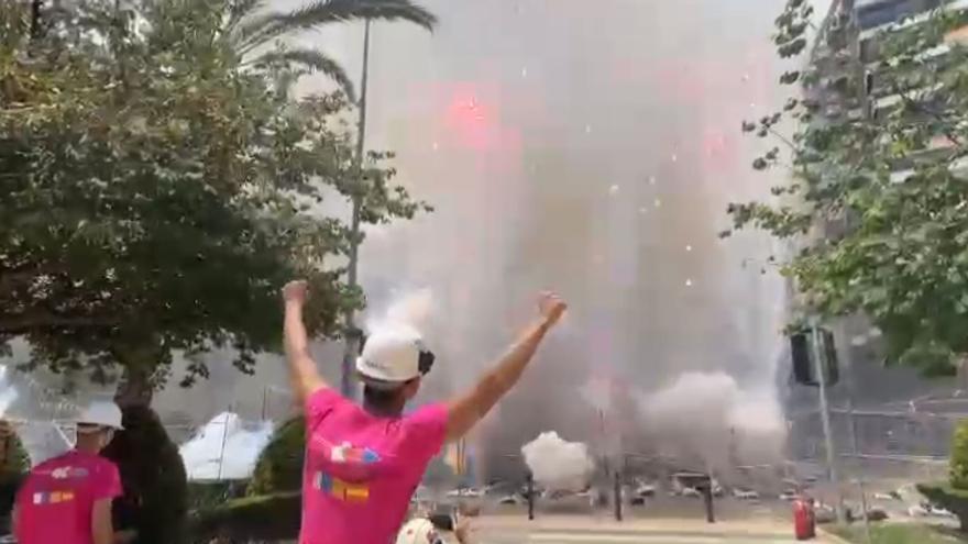 Mascletà del martes 20 de junio en Alicante: atronador final en una mascletà eterna