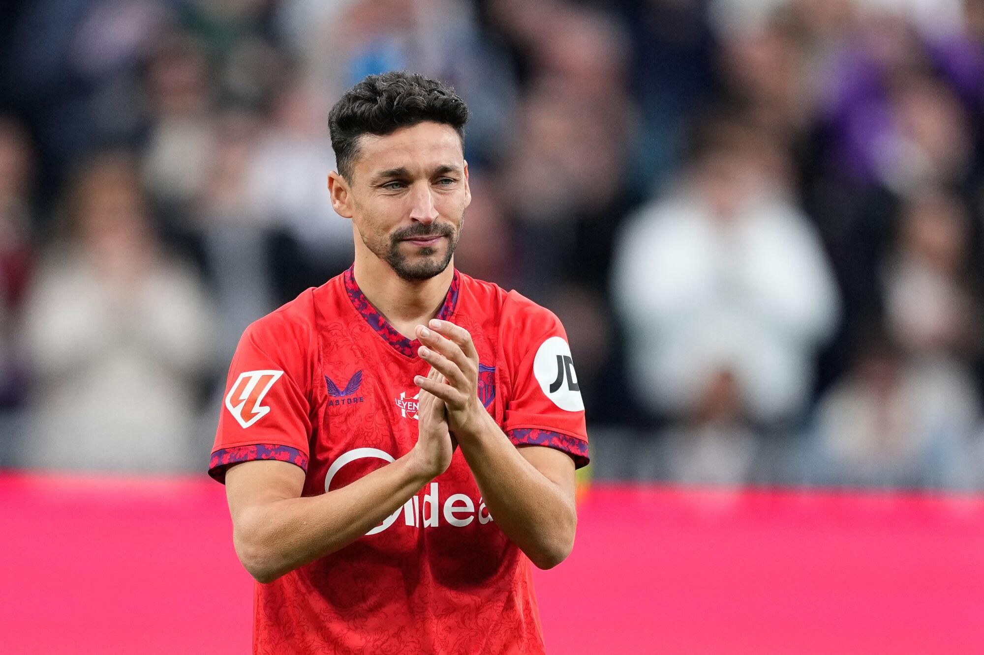 Tribute to Jesus Navas of Sevilla FC during the Spanish League, LaLiga EA Sports, football match played between Real Madrid and Sevilla FC at Santiago Bernabeu stadium on December 22, 2024, in Madrid, Spain. AFP7 22/12/2024 ONLY FOR USE IN SPAIN. Oscar J. Barroso / AFP7 / Europa Press;2024;SOCCER;SPAIN;SPORT;ZSOCCER;ZSPORT;Real Madrid v Sevilla FC - LaLiga EA Sports;