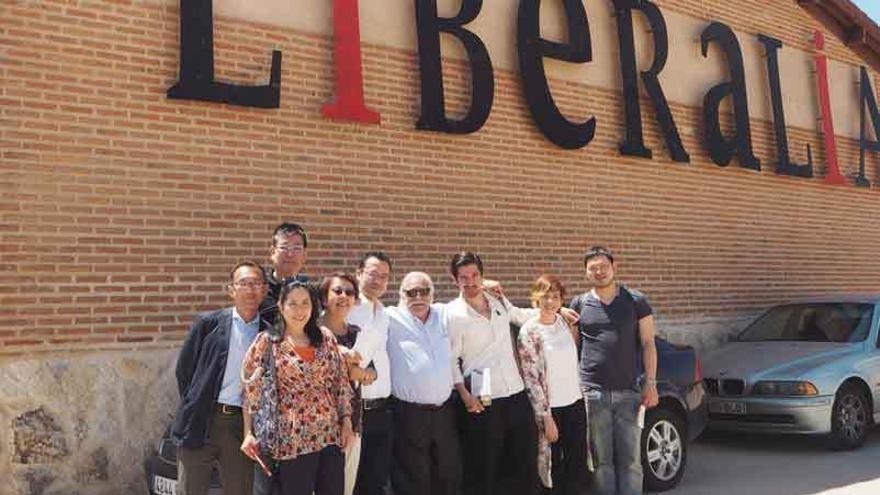 Liberalia recibe la visita de un grupo de clientes japoneses