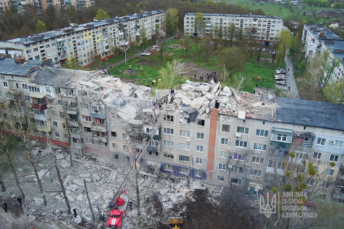 Nueve muertos y más de 20 heridos tras un bombardeo ruso en Sloviansk, en Donetsk.