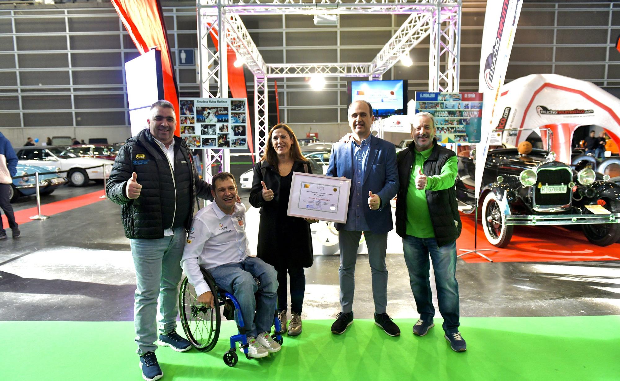 Vehículos clásicos en la Feria del Automóvil de Valencia