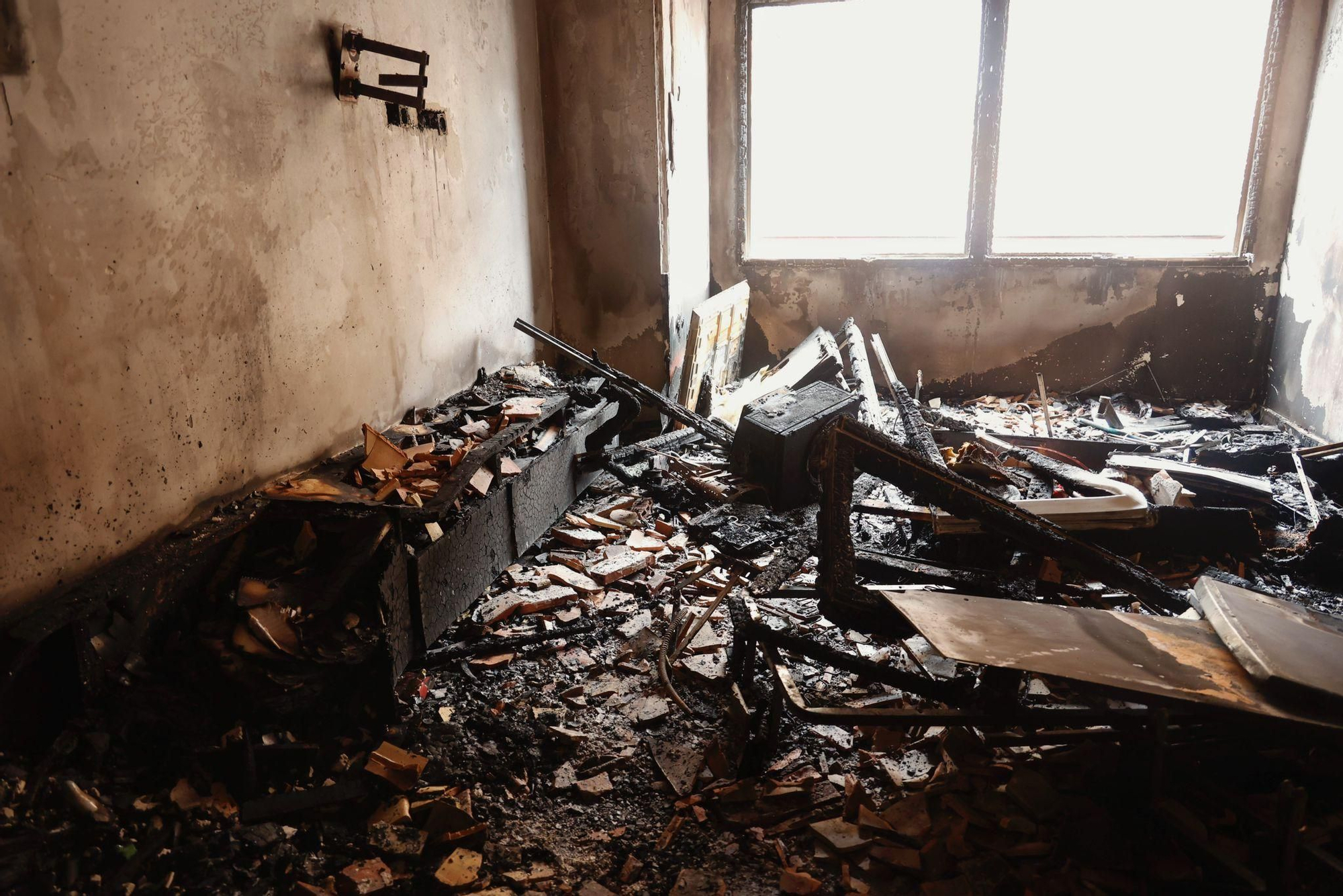 Violencia machista en Alicante: intenta matar a su pareja incendiando su casa con ella dentro