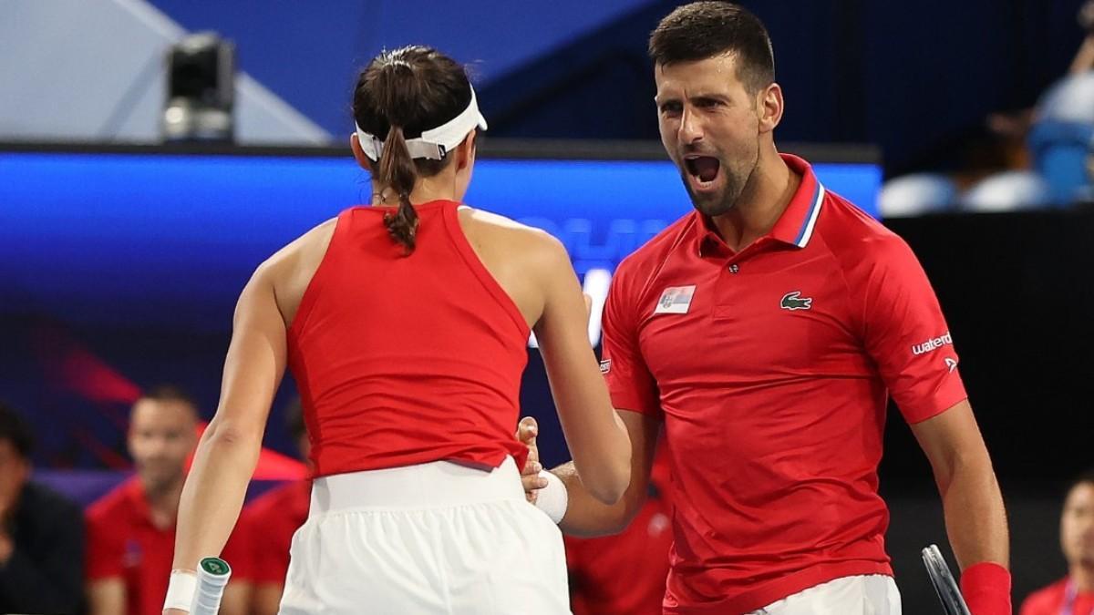 Djokovic celebra un punto con su compañera Olga Danilovic