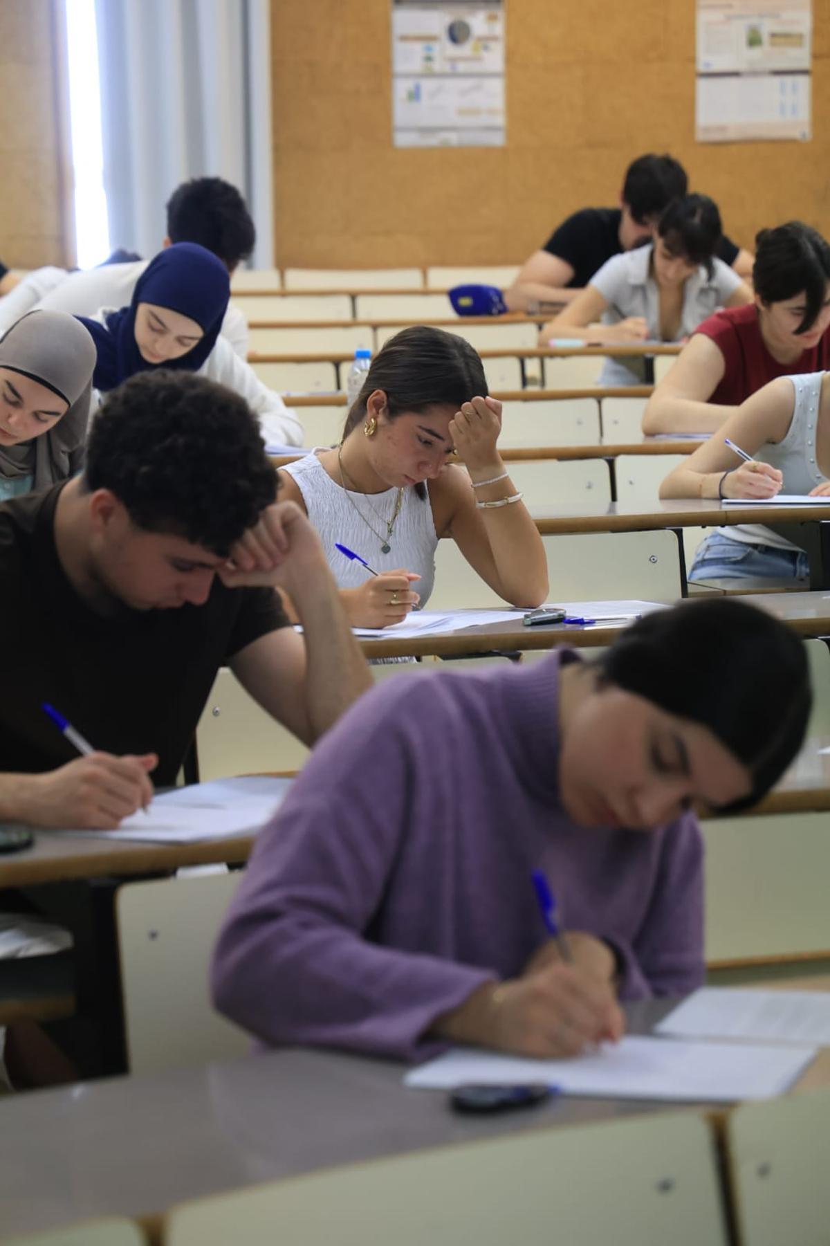 PAU 2026: arranca la Selectividad en Alicante con normalidad pese a la huelga educativa