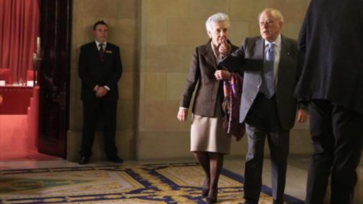 Marta Ferrusola y Jordi Pujol se dirigen a la Comisión de Investigación del Parlament, en febrero del 2015.