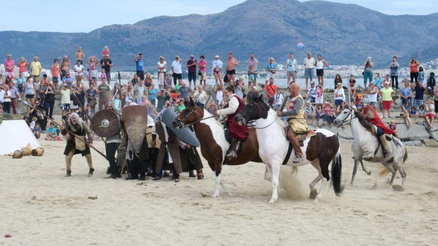 El desembarcament marítim a Empuriabrava inicia la XXIX edició del Terra de Trobadors