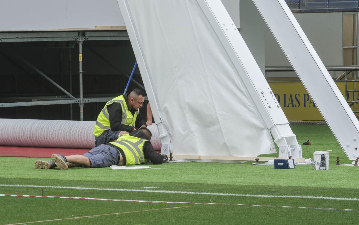 Preparativos en el Estadio de Gran Canaria para la misa del papa León XIV