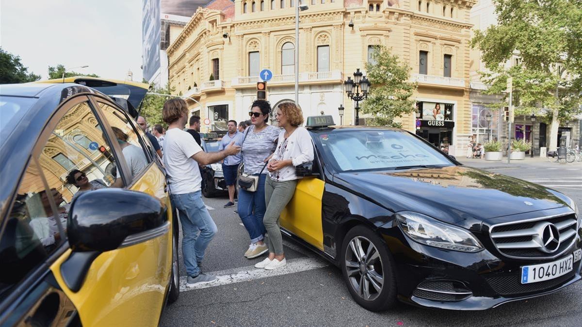 El sector del taxi en huelga