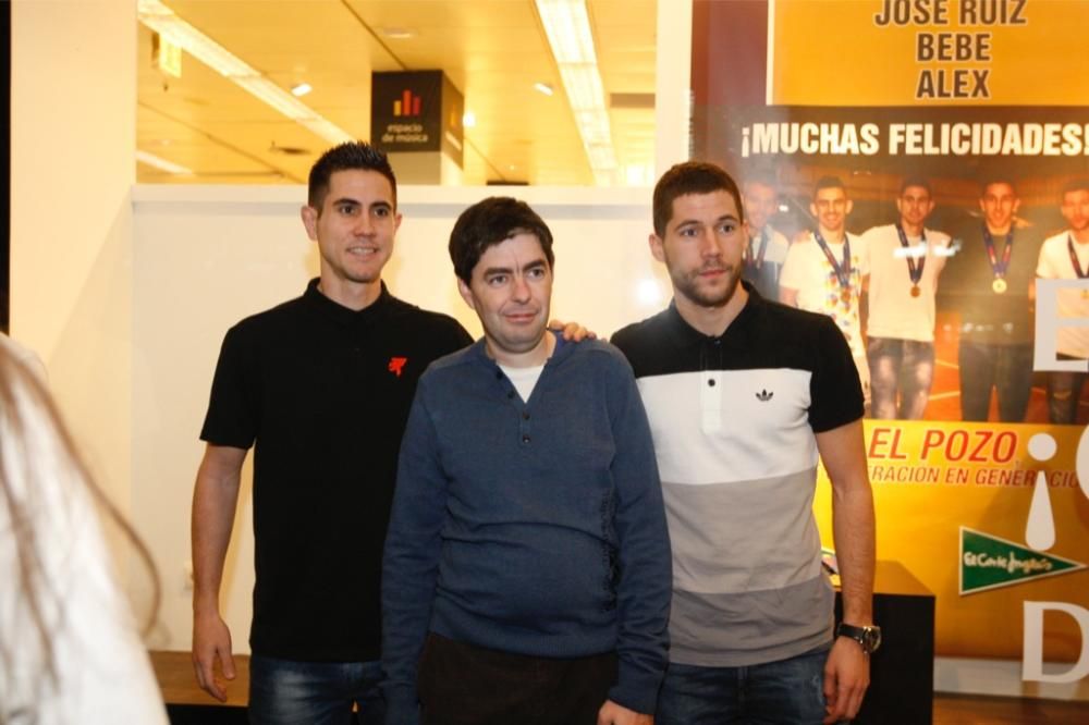 Escaparate para los campeones de Fútbol Sala