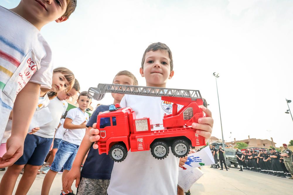 Orihuela despide a la UME entre vítores y aplausos