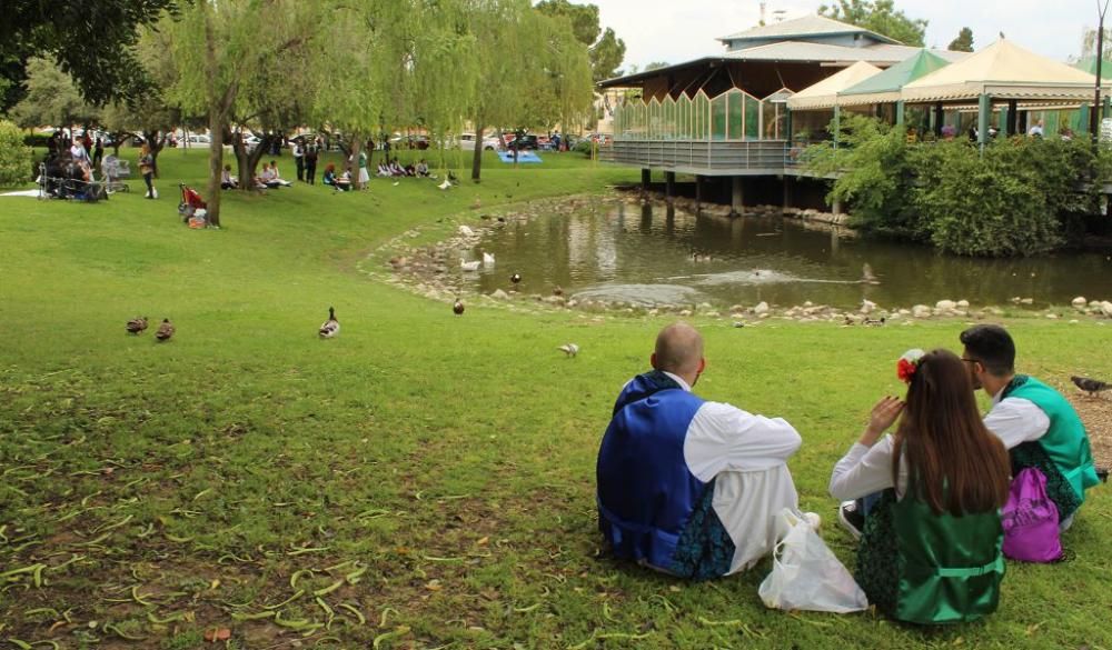 Ambiente en el Jardín de la Seda durante el Bando de la Huerta