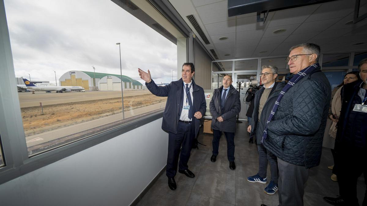 El secretario de Política Territorial, Arcadi España, durante una visita para conocer las infraestructuras  que han recibido ayuda a la financiación a través de Fondo de Iversiones de Teruel