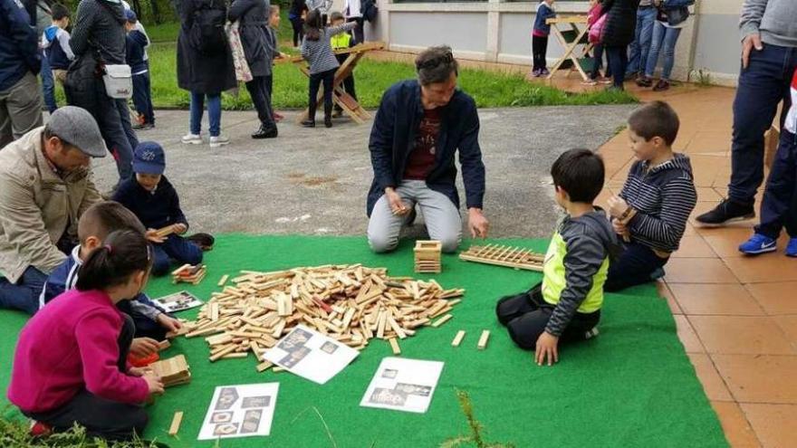 Familias del Varela Buxán gozan de una jornada de convivencia