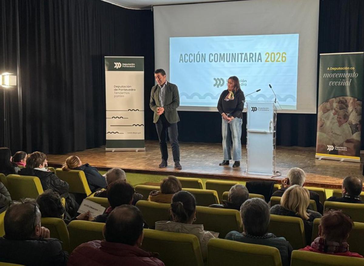 Luis López y la concejala Cati Somoza, durante la reunión.