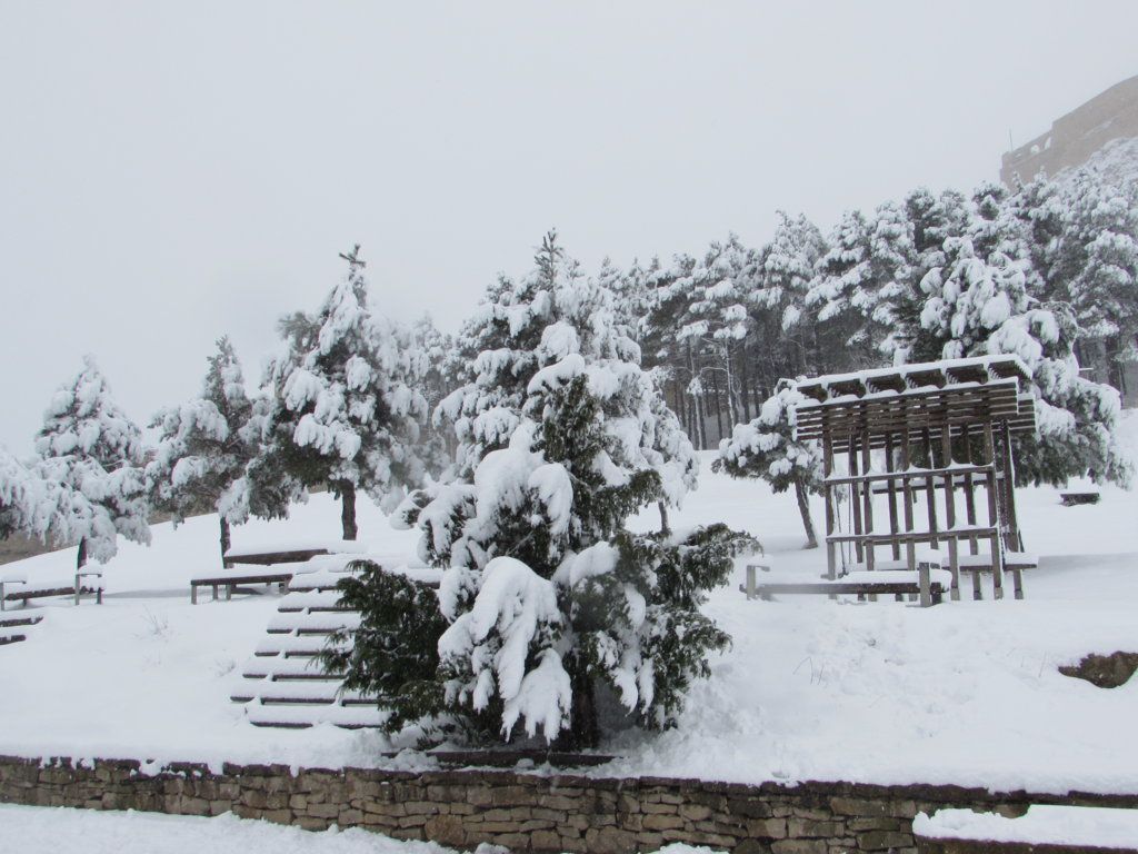 La nieve cubre Morella de blanco