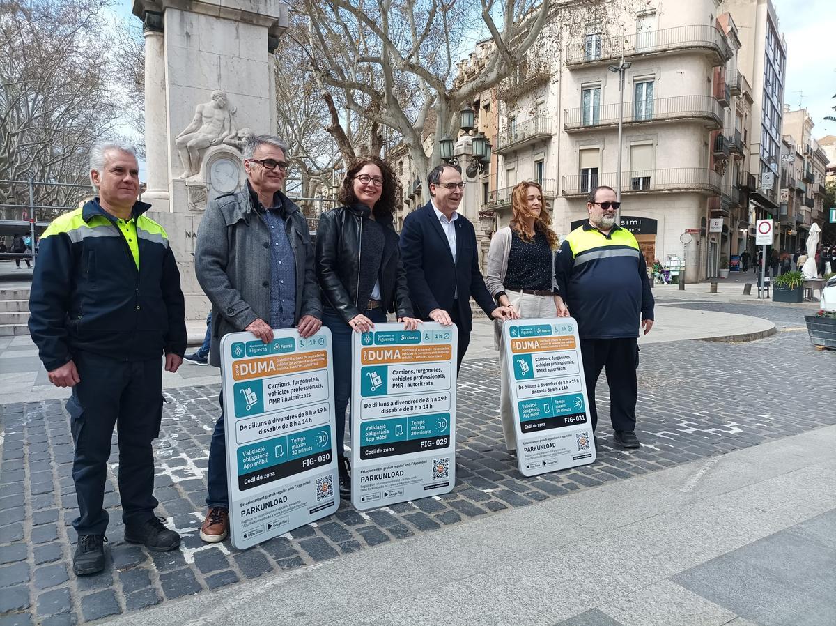 Regidors i tècnics de Fisersa durant la presentació del projecte
