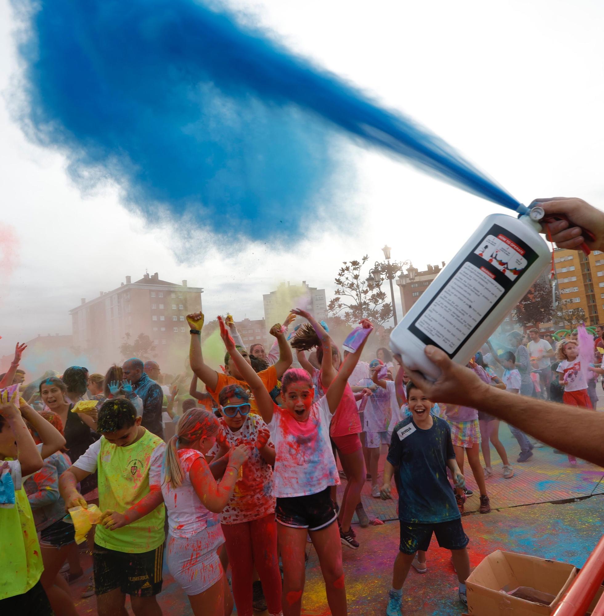 EN IMÁGENES: Así fue la "Holi party" de San Mateo en La Corredoria