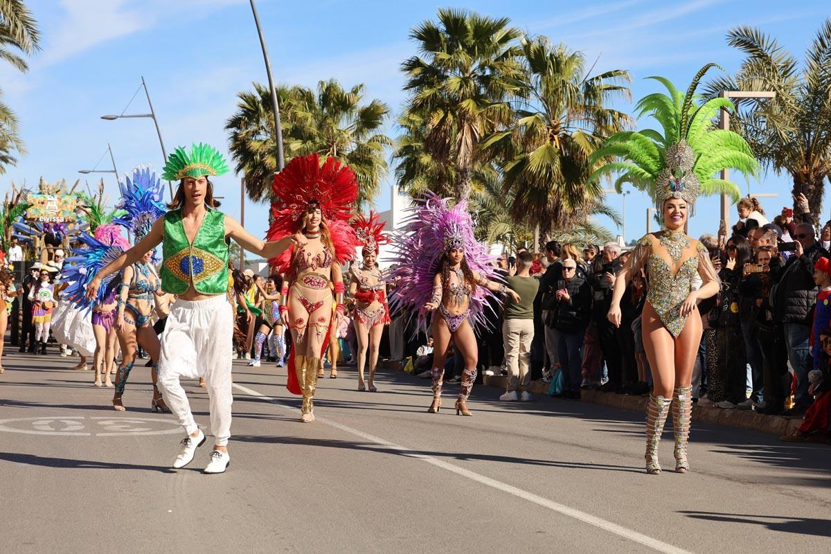Mira aquí todas las imágenes de la rúa de Carnaval de Ibiza Mira aquí todas las imágenes de la rúa de Carnaval de Ibiza