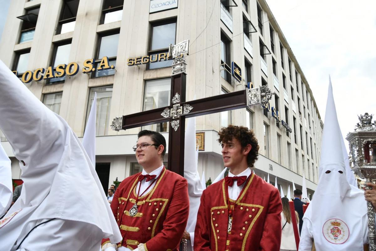 Llegada de la Hermandad de la Cena a carrera oficial.