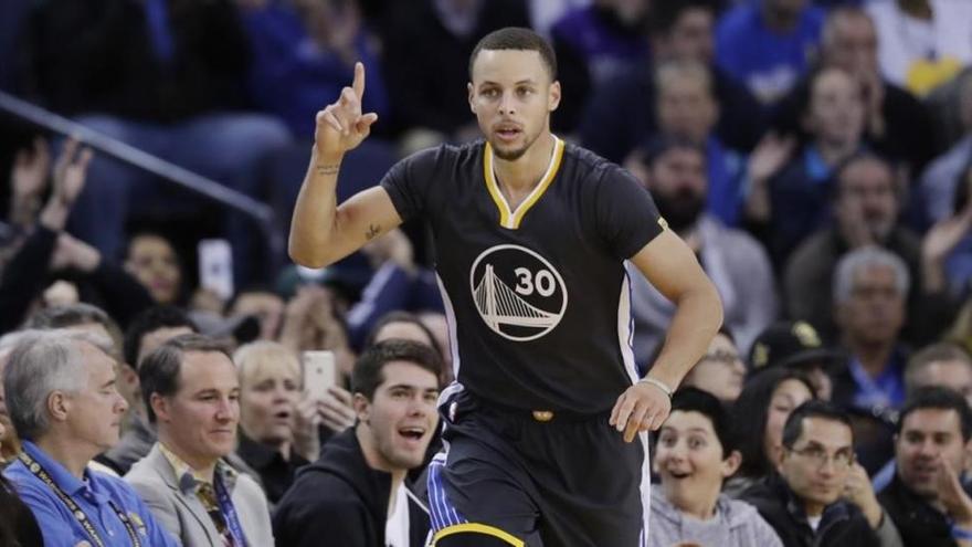 Stephen Curry se apresta a firmar el contrato más lucrativo de la historia de la NBA