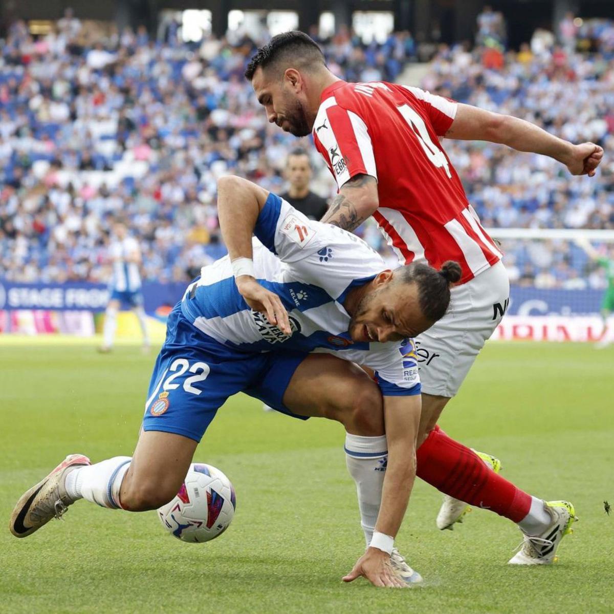 Un Espanyol impotent s’oblida de l’ascens directe