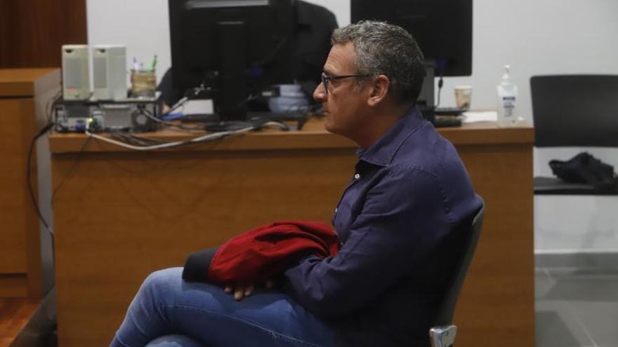 El condenado, José Javier Vera, durante el juicio en la Audiencia de Zaragoza. | ANDREEA VORNICU