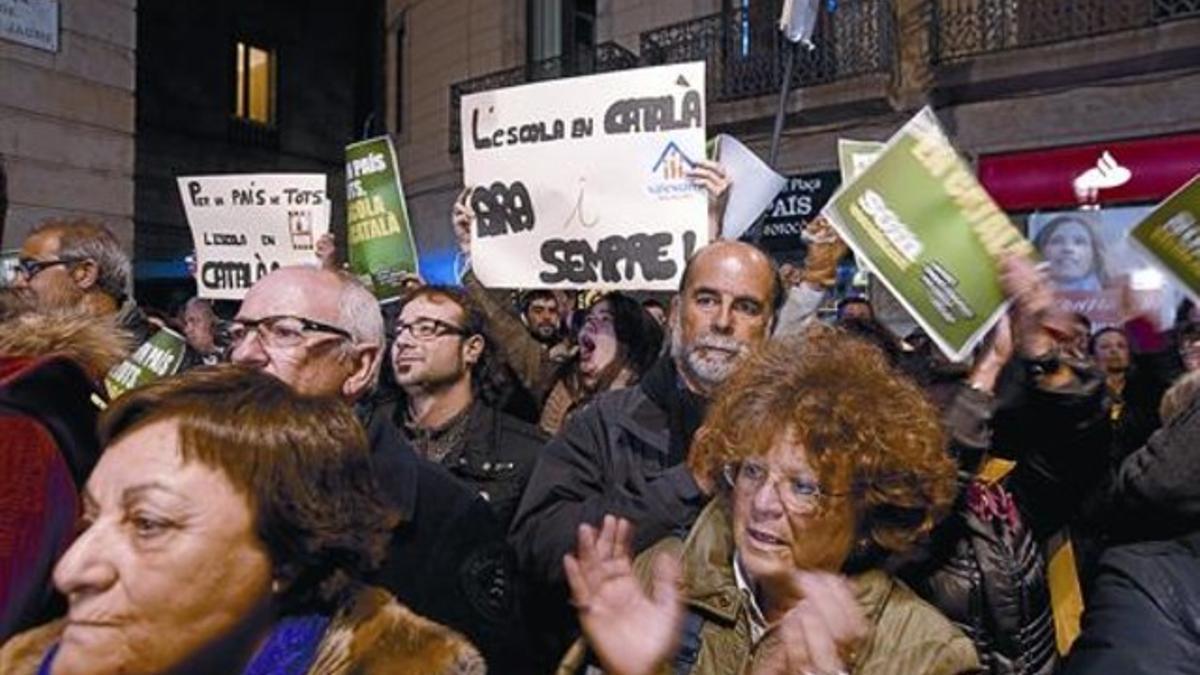 Manifestación de las escuelas catalanas en defensa del sistema de inmersión, el lunes en Barcelona.