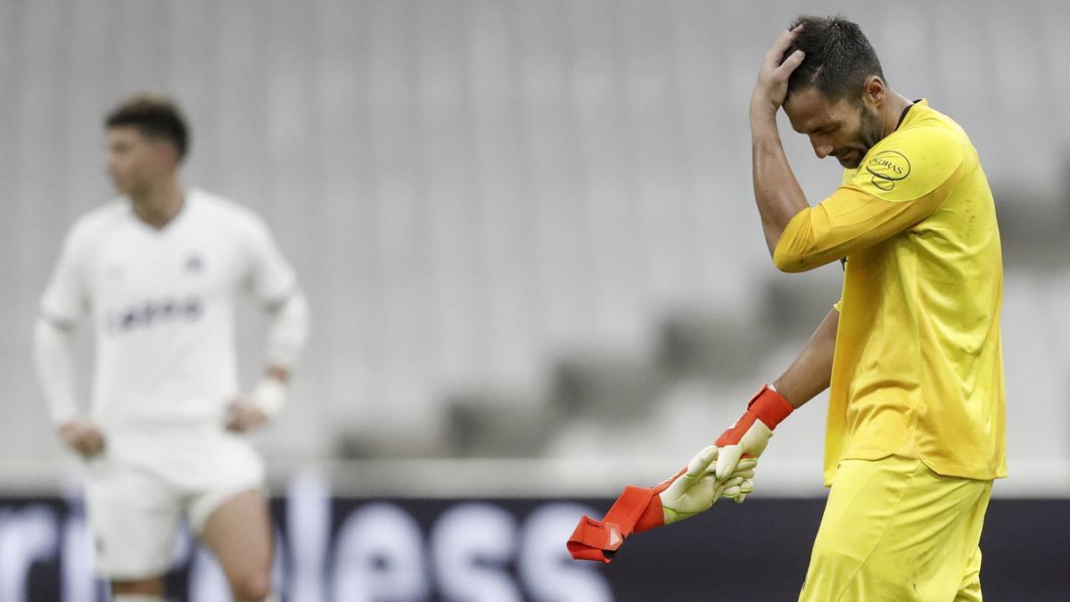 Adán, tras ser expulsado en el Olympique Marseille vs Sporting Lisbon