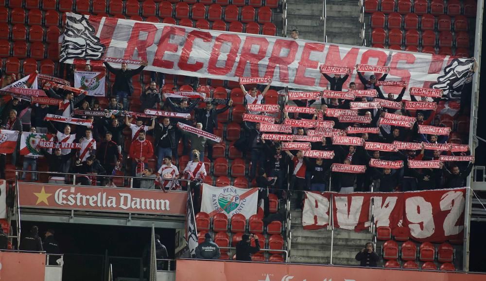 Mit dem sechsten Saisonsieg hat sich Real Mallorca erstmal wieder aus dem Tabellenkeller rausgeschossen. Der Zweitligist gewann am Sonntagabend (12.2.) im Stadion von Son Moix gegen Rayo Vallecano mit 2:1.