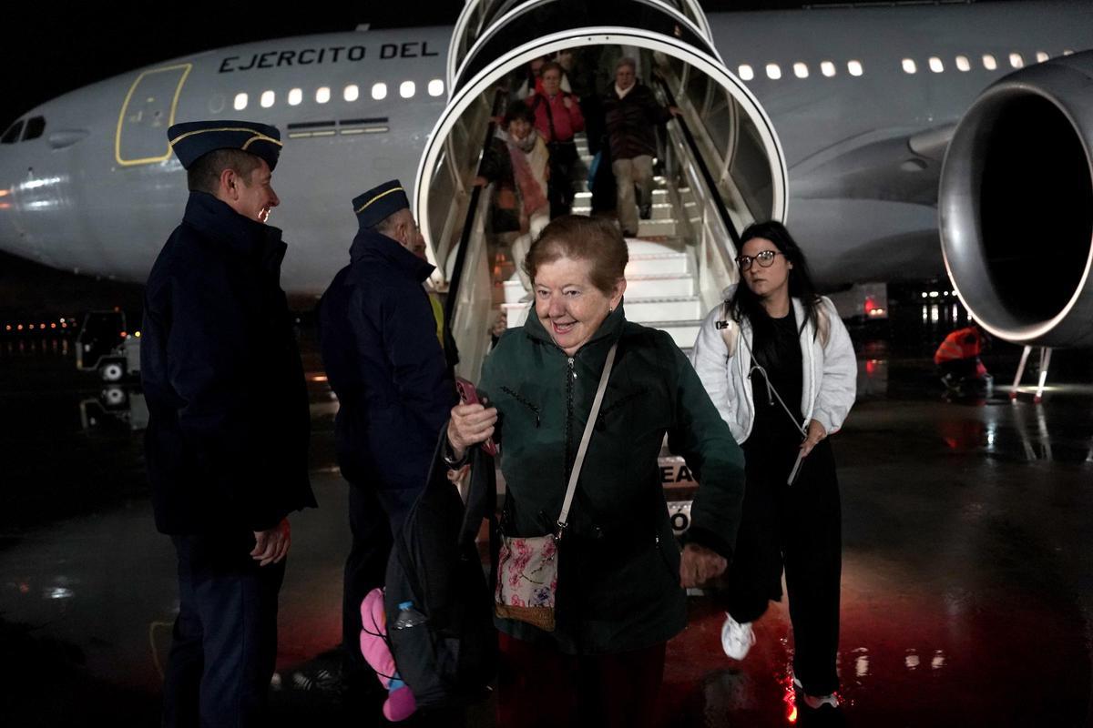 Los turistas de Montilla atrapados en Oriente Próximo aterrizan en la base aérea de Torrejón