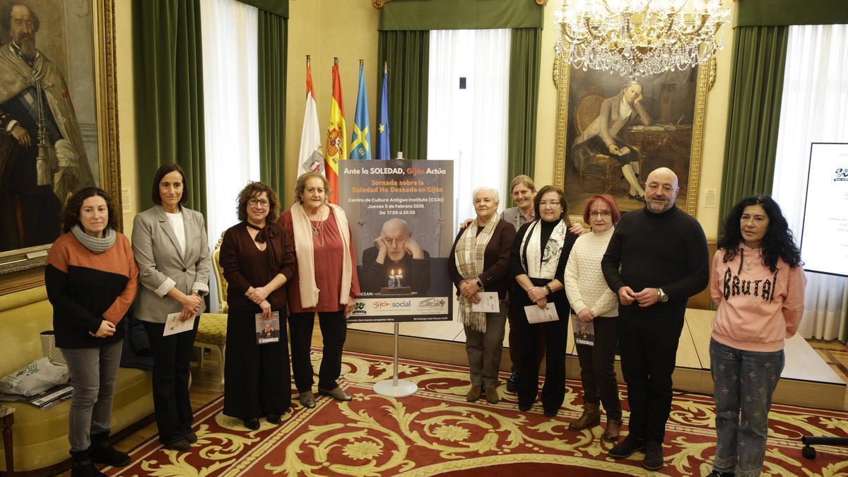 VÍDEO: Así fue la presentación de la Jornada sobre soledad no deseada en el ayuntamiento de Gijón