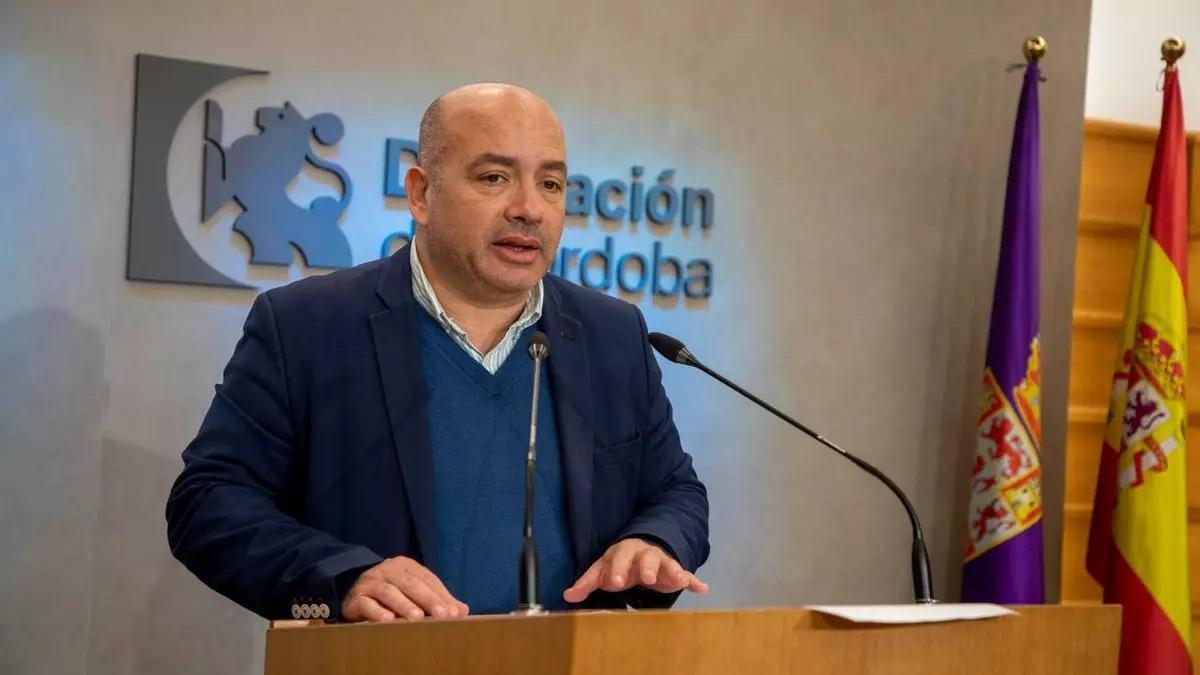 El delegado de Cultura de la Diputación, Gabriel Duque, durante la rueda de prensa.