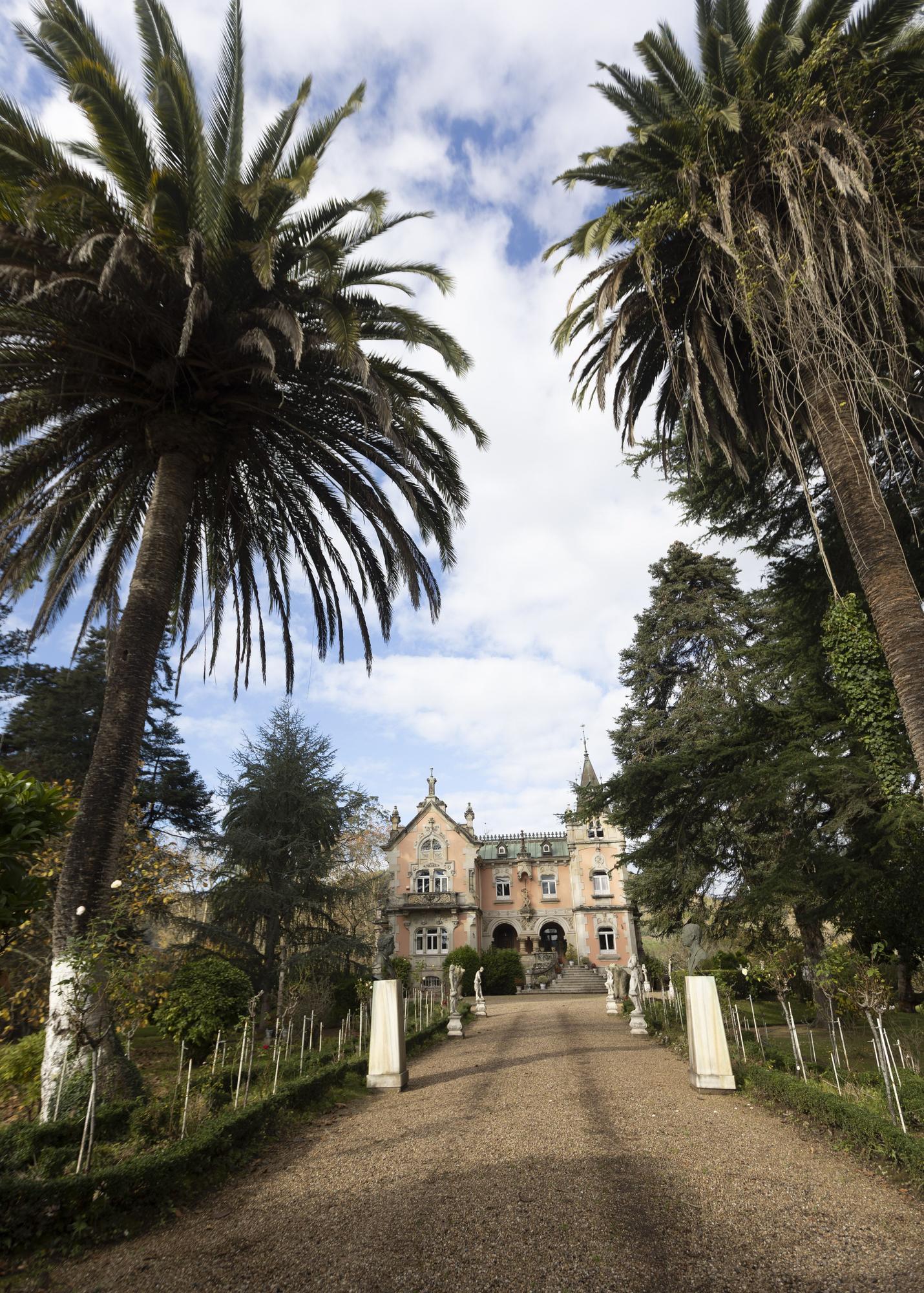 ¿Casa encantada o palacete de ensueño?: Les Baragañes, así es la gran mansión de Villaviciosa