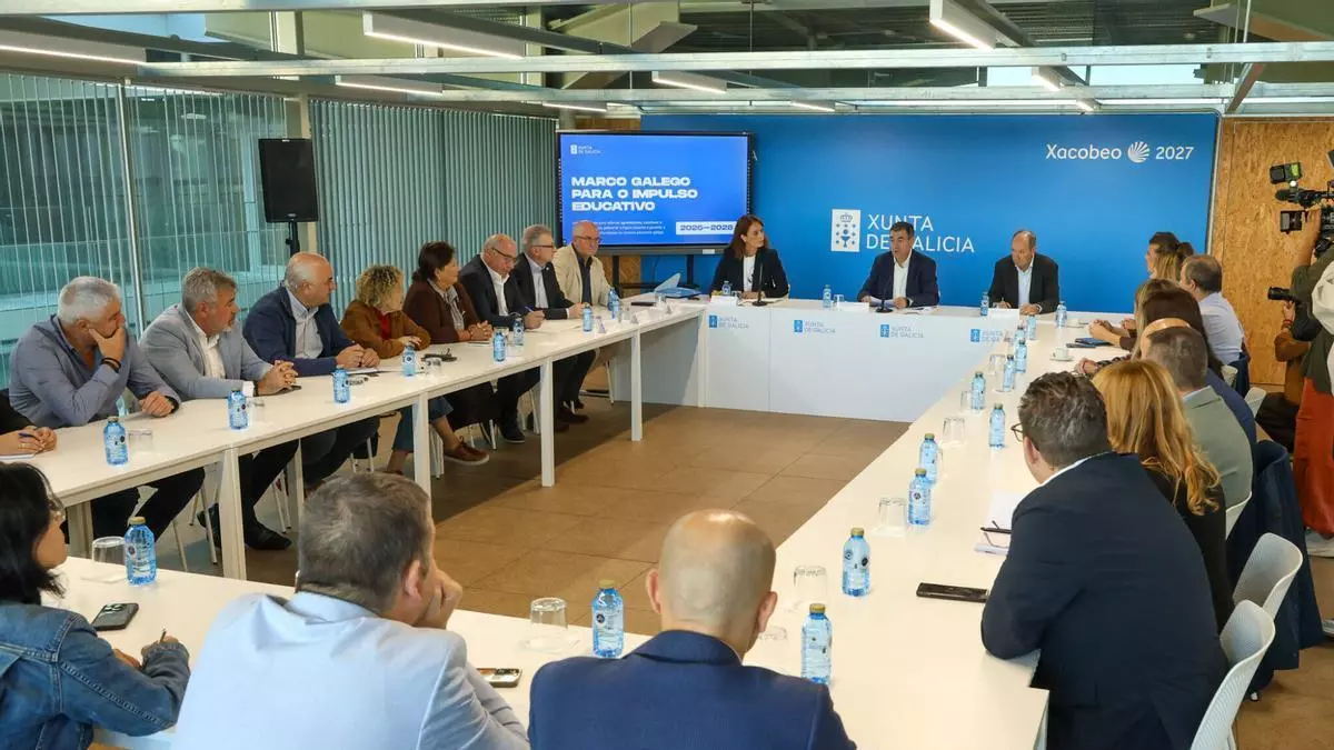 Usar el móvil en el 'cole' en Galicia se considerará una conducta grave contra la convivencia, que pueden conllevar la expulsión varios días