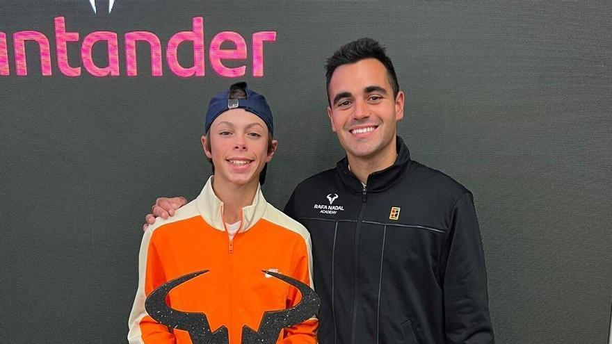 Sergi Hoyas y su entrenador, Xavi Gamero