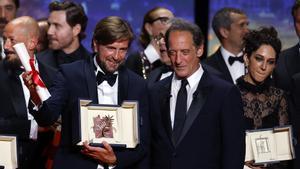 Ruben Östlund guanya la Palma d’Or de Cannes per ‘Triangle of sadness’