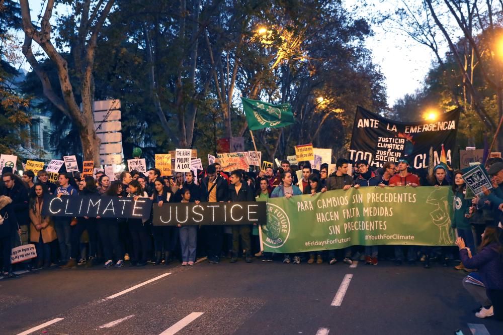 Multitudinaria marcha por el clima en Madrid.