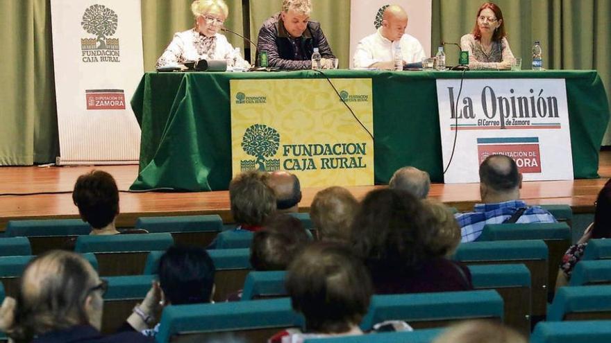 Club LA OPINIÓN-EL CORREO DE ZAMORA dedicado a la salud mental, en el Colegio Universitario.