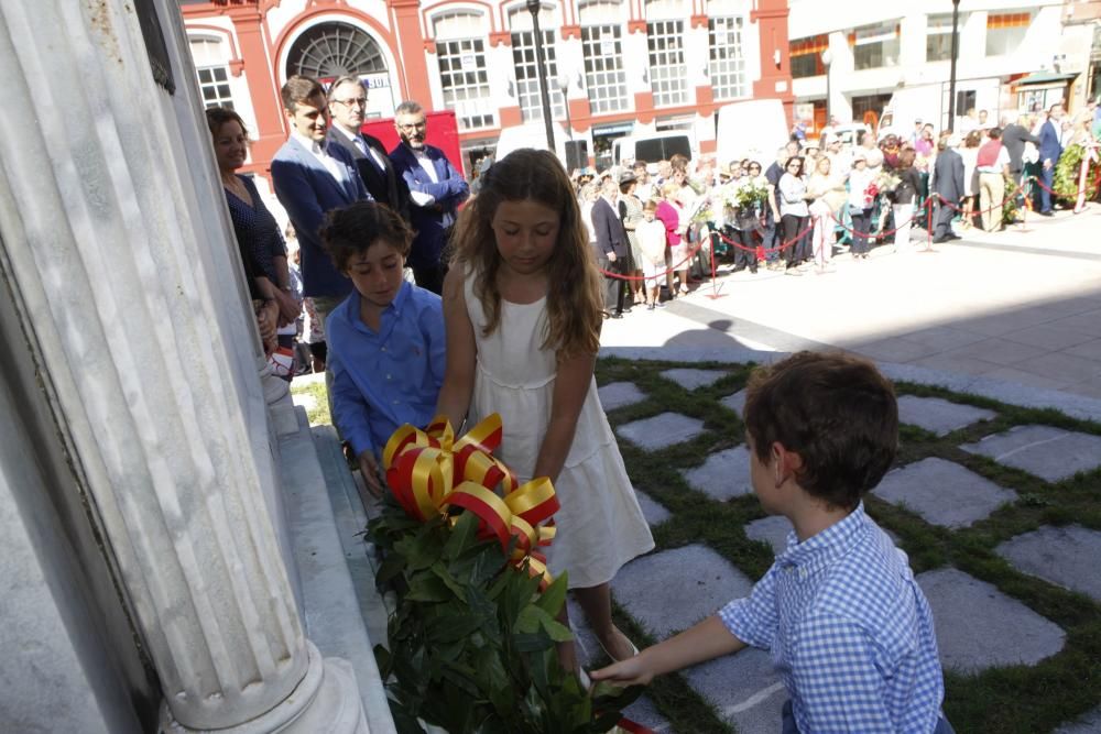 Ofrenda floral a Jovellanos en Gijón