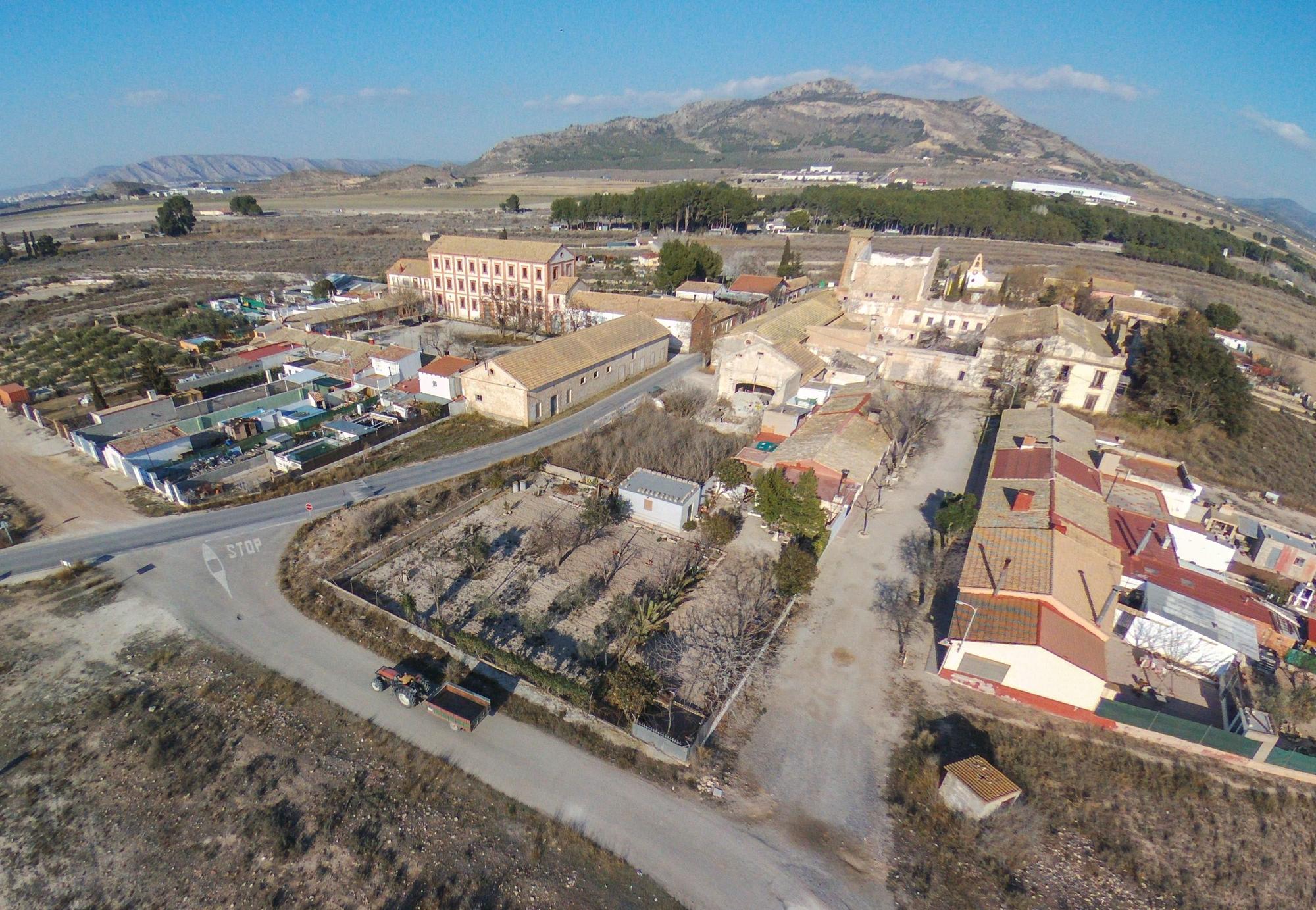 Así es la Colonia de Santa Eulalia, el pueblo donde se graba 'L'Alqueria Blanca'